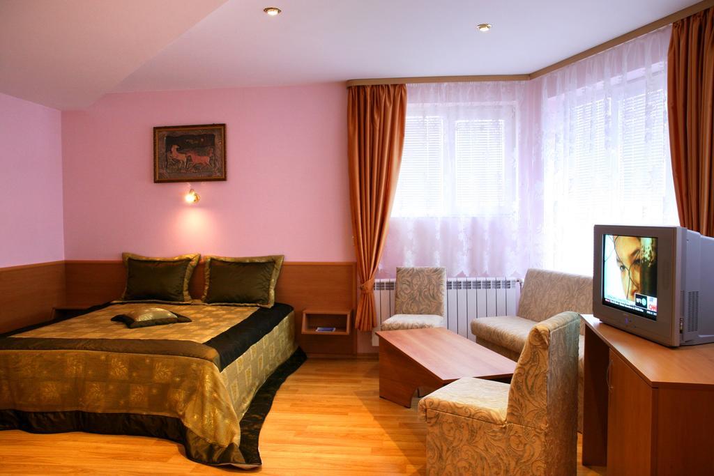 Hotel Mehdjarel Shumen Exterior photo
